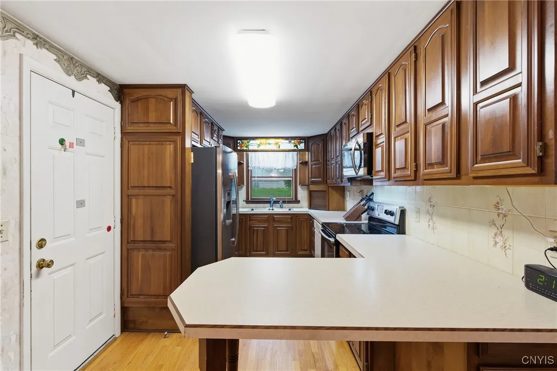 108 West Genesee Road, Camillus, New York 13031, Camillus, New York 13031, 2 Bedrooms Bedrooms, 8 Rooms Rooms,2 BathroomsBathrooms,Residential,For Sale,108 West Genesee Road, Camillus, New York 13031,0,S1648173