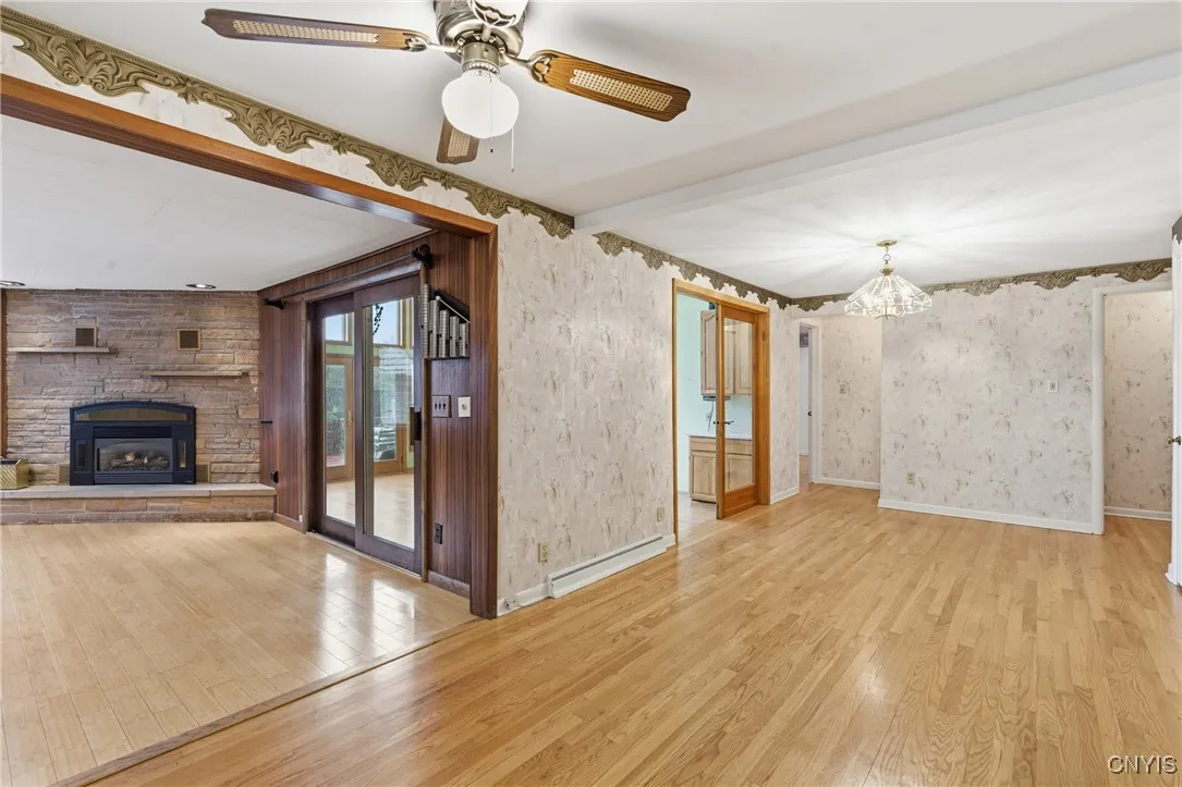 108 West Genesee Road, Camillus, New York 13031, Camillus, New York 13031, 2 Bedrooms Bedrooms, 8 Rooms Rooms,2 BathroomsBathrooms,Residential,For Sale,108 West Genesee Road, Camillus, New York 13031,0,S1648173