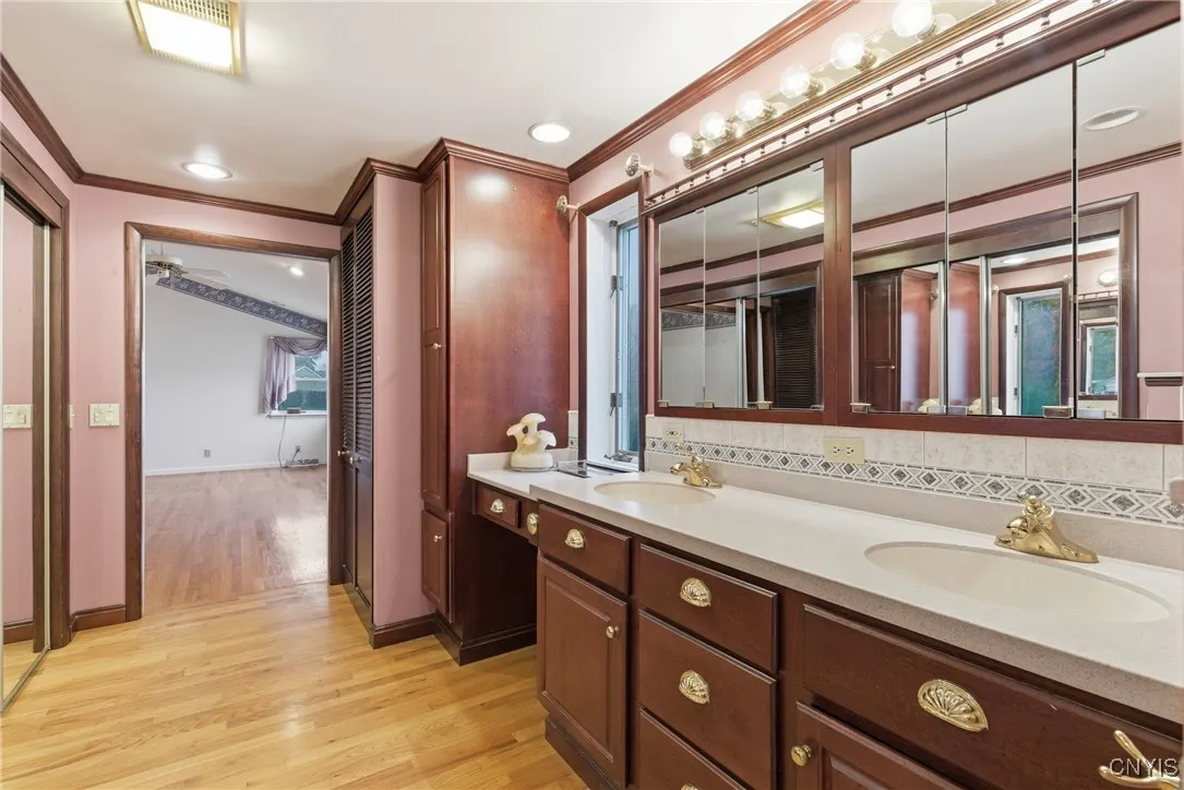 108 West Genesee Road, Camillus, New York 13031, Camillus, New York 13031, 2 Bedrooms Bedrooms, 8 Rooms Rooms,2 BathroomsBathrooms,Residential,For Sale,108 West Genesee Road, Camillus, New York 13031,0,S1648173