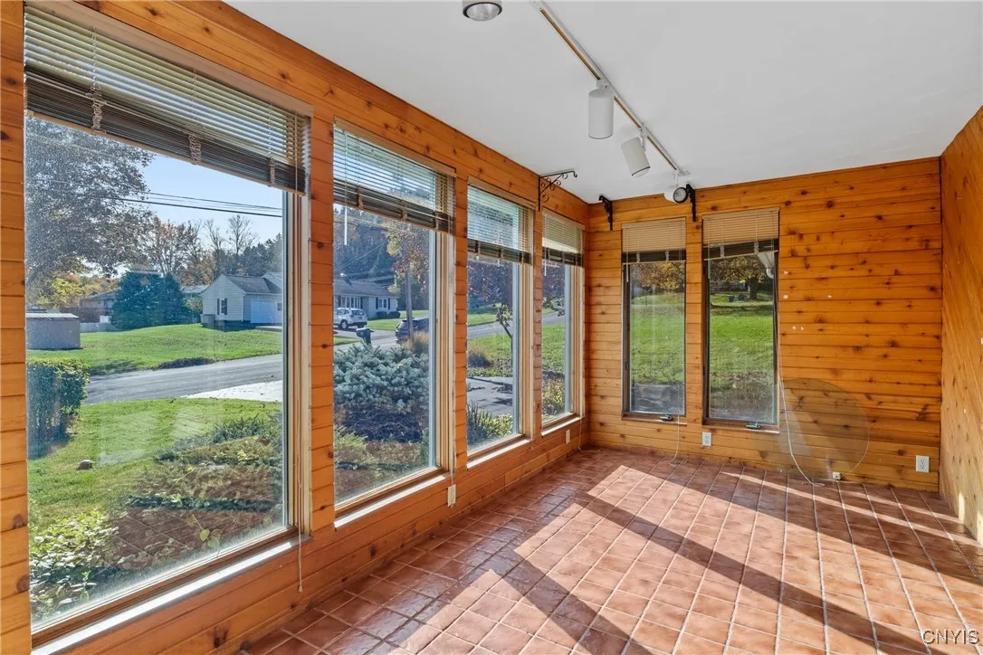 108 West Genesee Road, Camillus, New York 13031, Camillus, New York 13031, 2 Bedrooms Bedrooms, 8 Rooms Rooms,2 BathroomsBathrooms,Residential,For Sale,108 West Genesee Road, Camillus, New York 13031,0,S1648173