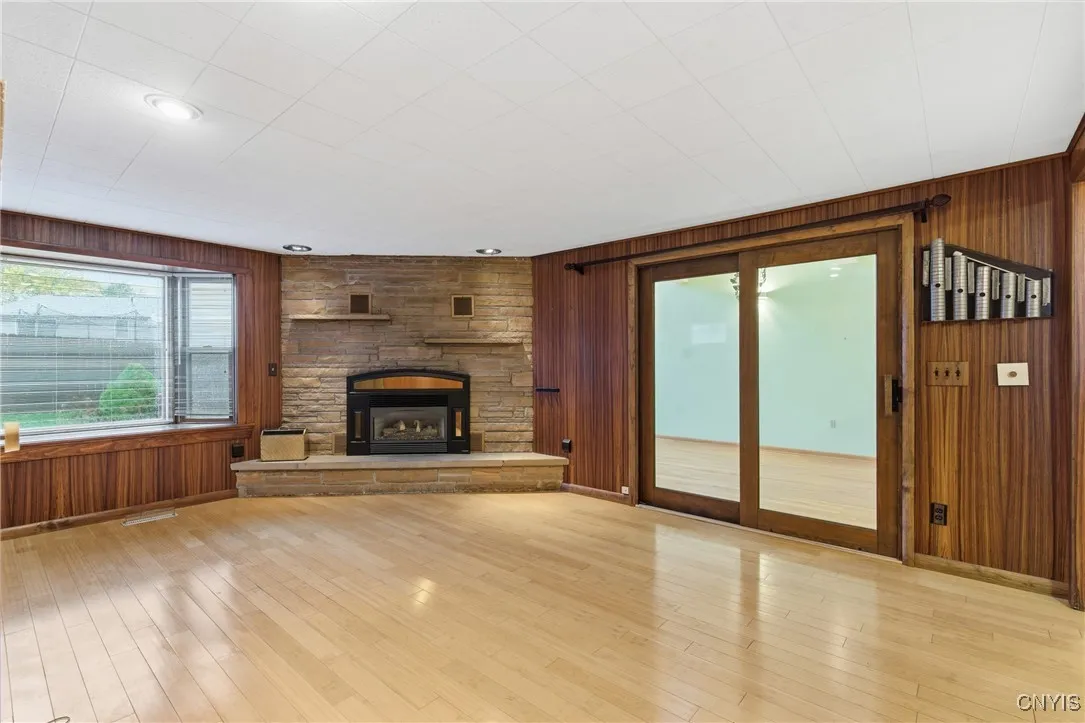 108 West Genesee Road, Camillus, New York 13031, Camillus, New York 13031, 2 Bedrooms Bedrooms, 8 Rooms Rooms,2 BathroomsBathrooms,Residential,For Sale,108 West Genesee Road, Camillus, New York 13031,0,S1648173