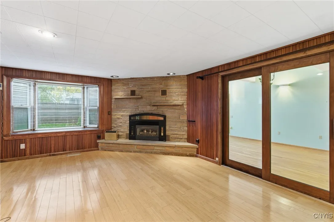 108 West Genesee Road, Camillus, New York 13031, Camillus, New York 13031, 2 Bedrooms Bedrooms, 8 Rooms Rooms,2 BathroomsBathrooms,Residential,For Sale,108 West Genesee Road, Camillus, New York 13031,0,S1648173