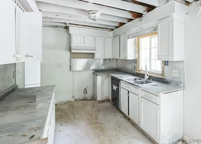 95 Kimberly Anne Drive, Rochester, New York 14606, Rochester, New York 14606, 2 Bedrooms Bedrooms, 6 Rooms Rooms,1 BathroomBathrooms,Residential,For Sale,95 Kimberly Anne Drive, Rochester, New York 14606,0,S1648349