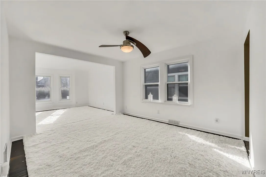 spacious 1st floor and bright sunshine