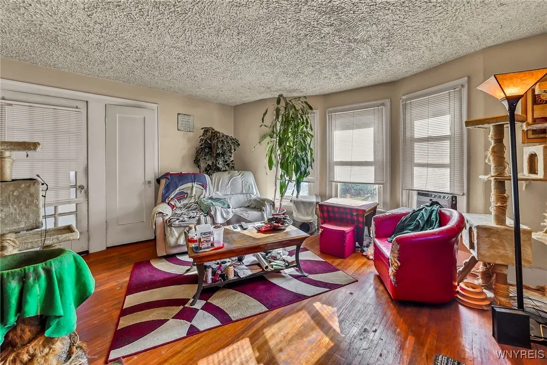 2nd floor living room