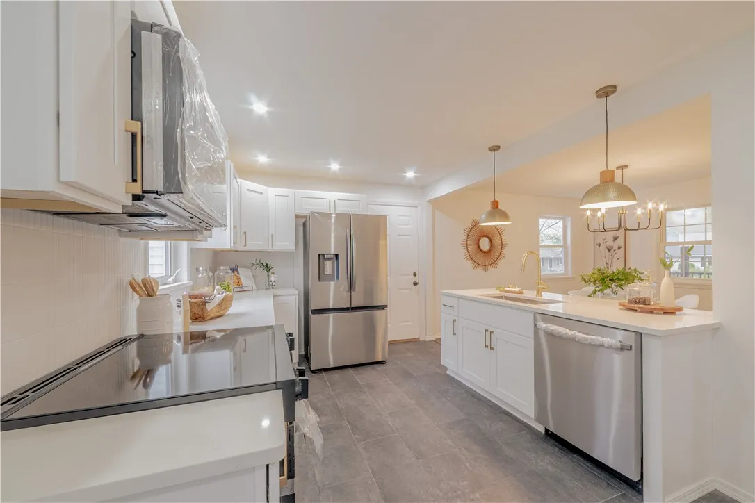 38 Campus Drive, Henrietta, New York 14623, Henrietta, New York 14623, 3 Bedrooms Bedrooms, 8 Rooms Rooms,2 BathroomsBathrooms,Residential,For Sale,38 Campus Drive, Henrietta, New York 14623,0,R1648172