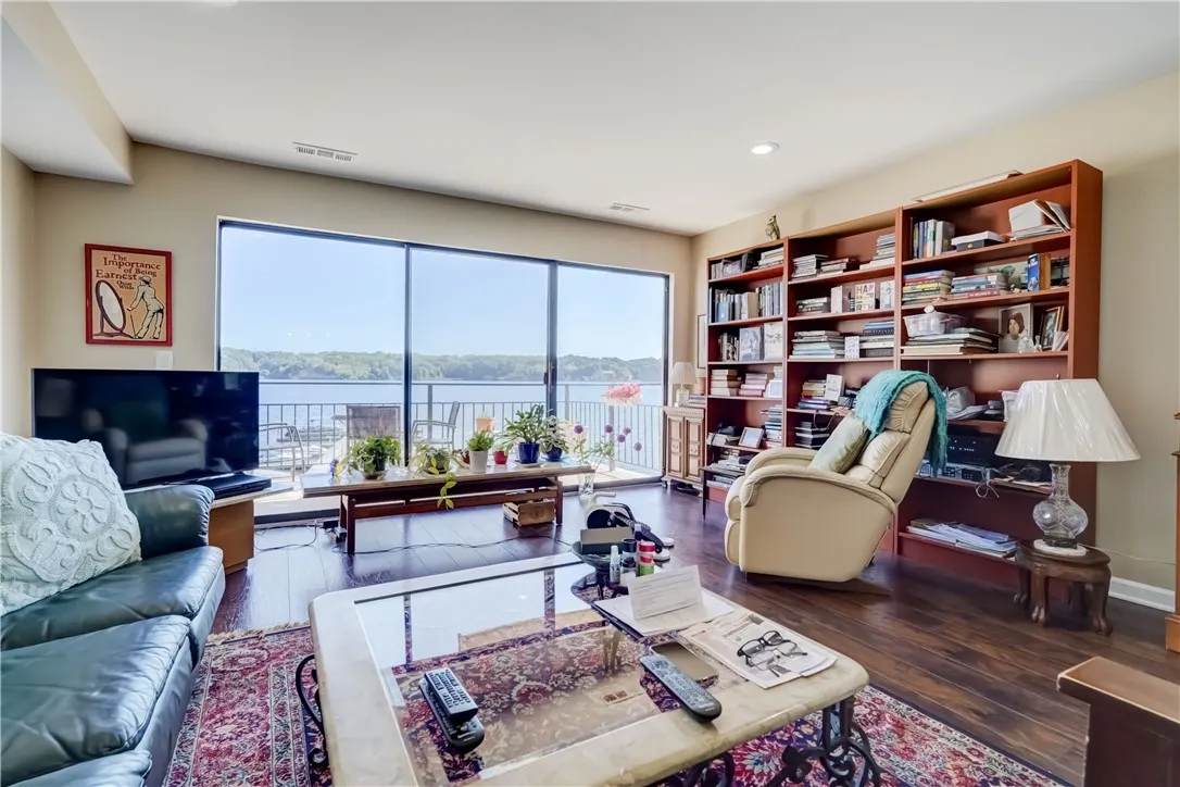 281 Bay Village Drive, Irondequoit, New York 14609, Irondequoit, New York 14609, 2 Bedrooms Bedrooms, 5 Rooms Rooms,1 BathroomBathrooms,Residential,For Sale,281 Bay Village Drive, Irondequoit, New York 14609,0,R1648359