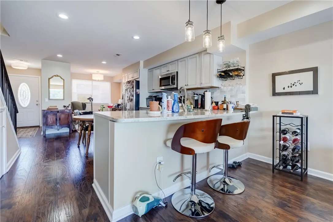 281 Bay Village Drive, Irondequoit, New York 14609, Irondequoit, New York 14609, 2 Bedrooms Bedrooms, 5 Rooms Rooms,1 BathroomBathrooms,Residential,For Sale,281 Bay Village Drive, Irondequoit, New York 14609,0,R1648359