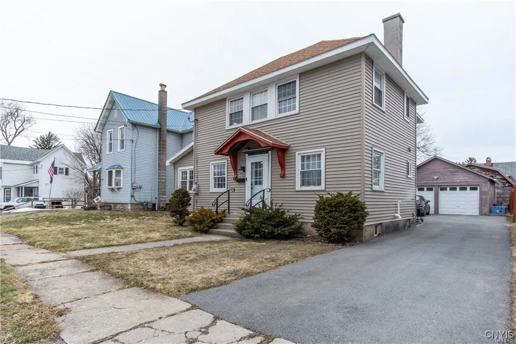 215 Francis Street, Watertown City, New York 13601, Watertown City, New York 13601, 3 Bedrooms Bedrooms, 8 Rooms Rooms,1 BathroomBathrooms,Residential Lease,For Rent,215 Francis Street, Watertown City, New York 13601,0,S1648358