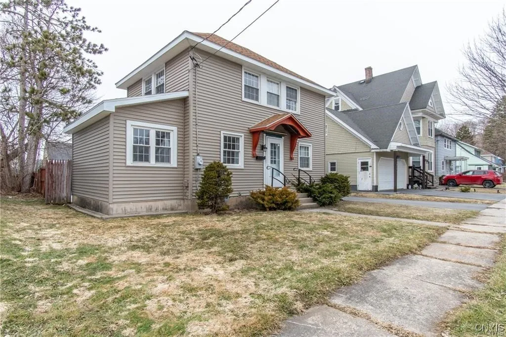 215 Francis Street, Watertown City, New York 13601, Watertown City, New York 13601, 3 Bedrooms Bedrooms, 8 Rooms Rooms,1 BathroomBathrooms,Residential Lease,For Rent,215 Francis Street, Watertown City, New York 13601,0,S1648358