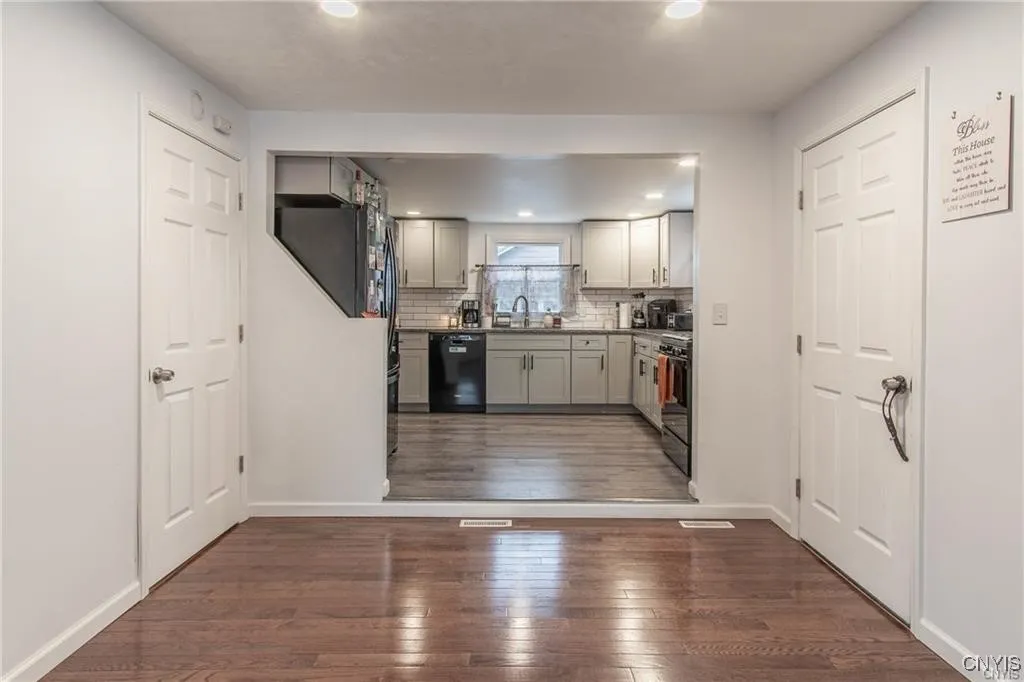 215 Francis Street, Watertown City, New York 13601, Watertown City, New York 13601, 3 Bedrooms Bedrooms, 8 Rooms Rooms,1 BathroomBathrooms,Residential Lease,For Rent,215 Francis Street, Watertown City, New York 13601,0,S1648358