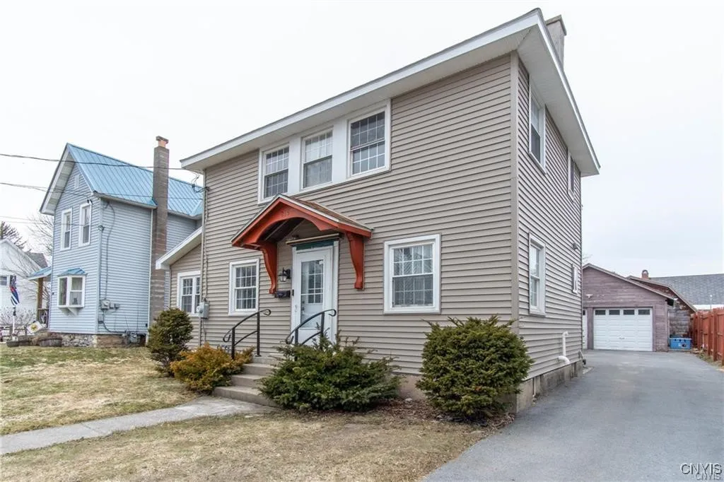 215 Francis Street, Watertown City, New York 13601, Watertown City, New York 13601, 3 Bedrooms Bedrooms, 8 Rooms Rooms,1 BathroomBathrooms,Residential Lease,For Rent,215 Francis Street, Watertown City, New York 13601,0,S1648358