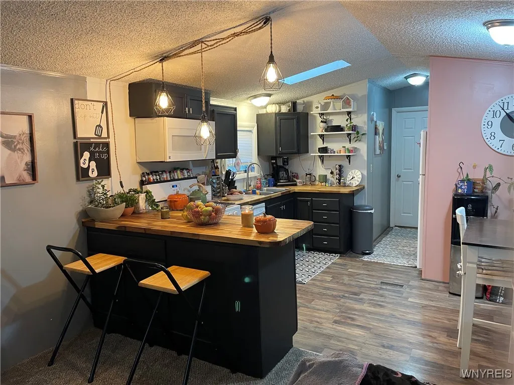 2006 Hemstreet, Marilla, New York 14052, Marilla, New York 14052, 2 Bedrooms Bedrooms, 6 Rooms Rooms,2 BathroomsBathrooms,Residential,For Sale,2006 Hemstreet, Marilla, New York 14052,0,B1648342