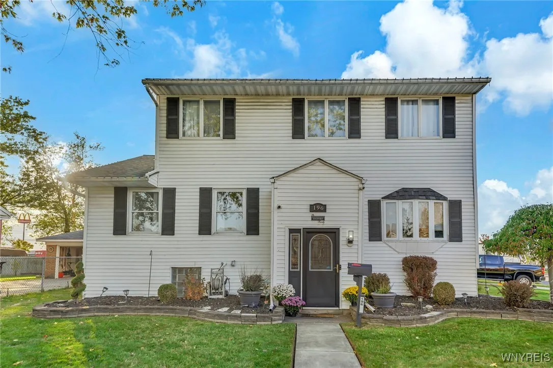 196 Frederick Road, Tonawanda, New York 14150, Tonawanda, New York 14150, 4 Bedrooms Bedrooms, 12 Rooms Rooms,2 BathroomsBathrooms,Residential,Closed,196 Frederick Road, Tonawanda, New York 14150,0,B1646262