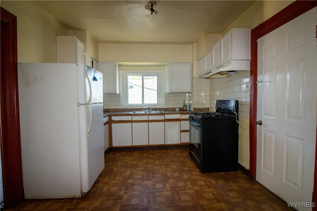 601 West Utica Street N, Buffalo, New York 14213, Buffalo, New York 14213, 7 Bedrooms Bedrooms, ,2 BathroomsBathrooms,Residential,For Sale,601 West Utica Street N, Buffalo, New York 14213,0,B1647806