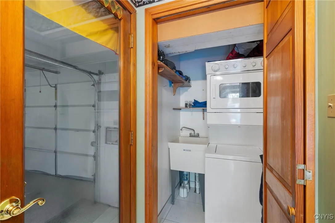 310 Helen Street, Syracuse, New York 13203, Syracuse, New York 13203, 2 Bedrooms Bedrooms, 6 Rooms Rooms,1 BathroomBathrooms,Residential,For Sale,310 Helen Street, Syracuse, New York 13203,0,S1648150