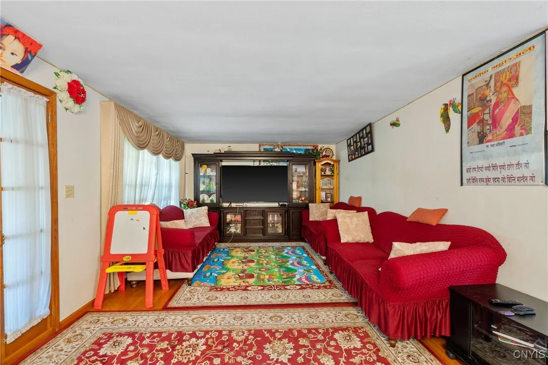 310 Helen Street, Syracuse, New York 13203, Syracuse, New York 13203, 2 Bedrooms Bedrooms, 6 Rooms Rooms,1 BathroomBathrooms,Residential,For Sale,310 Helen Street, Syracuse, New York 13203,0,S1648150