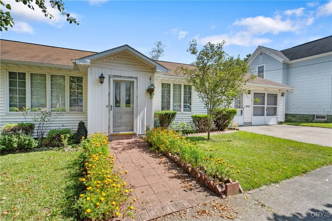 310 Helen Street, Syracuse, New York 13203, Syracuse, New York 13203, 2 Bedrooms Bedrooms, 6 Rooms Rooms,1 BathroomBathrooms,Residential,For Sale,310 Helen Street, Syracuse, New York 13203,0,S1648150