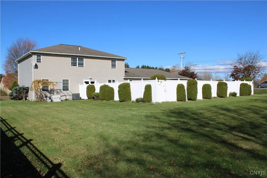 1 Higby Hills Drive, New Hartford, New York 13413, New Hartford, New York 13413, 4 Bedrooms Bedrooms, 9 Rooms Rooms,2 BathroomsBathrooms,Residential,For Sale,1 Higby Hills Drive, New Hartford, New York 13413,0,S1644645