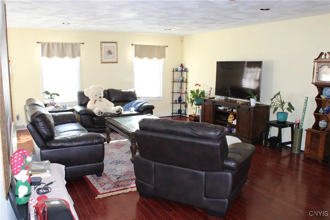 1 Higby Hills Drive, New Hartford, New York 13413, New Hartford, New York 13413, 4 Bedrooms Bedrooms, 9 Rooms Rooms,2 BathroomsBathrooms,Residential,For Sale,1 Higby Hills Drive, New Hartford, New York 13413,0,S1644645