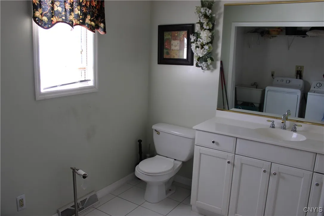 1 Higby Hills Drive, New Hartford, New York 13413, New Hartford, New York 13413, 4 Bedrooms Bedrooms, 9 Rooms Rooms,2 BathroomsBathrooms,Residential,For Sale,1 Higby Hills Drive, New Hartford, New York 13413,0,S1644645