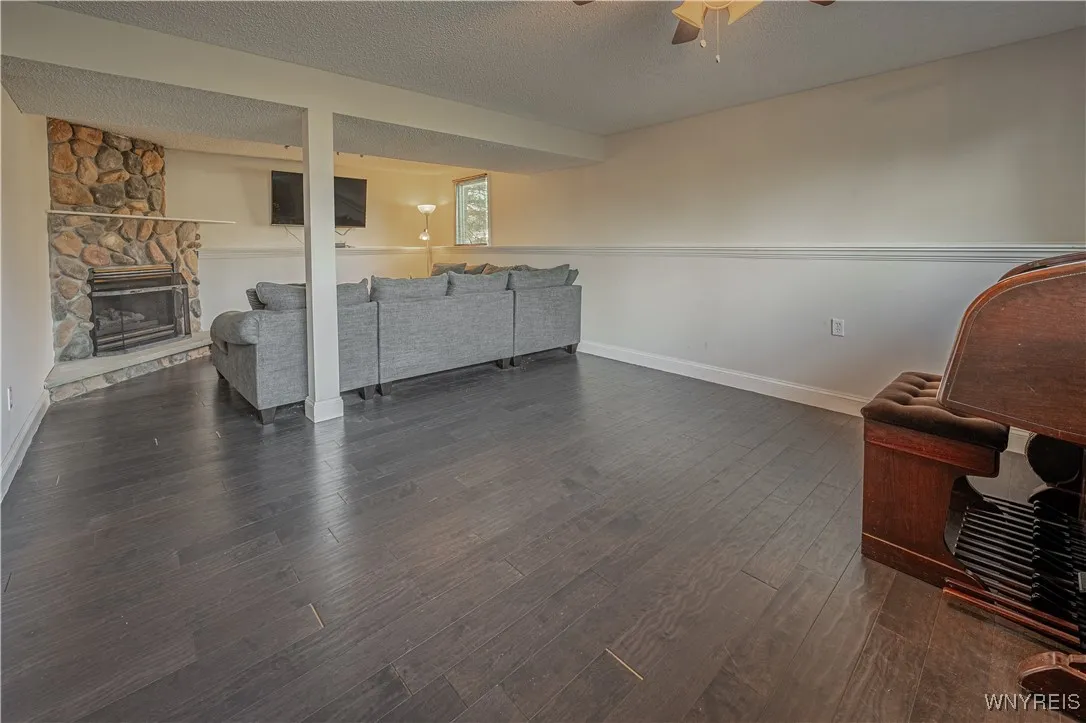 6632 Royal Parkway North, Lockport Town, New York, Lockport Town, New York 14094, 3 Bedrooms Bedrooms, 7 Rooms Rooms,2 BathroomsBathrooms,Residential,For Sale,6632 Royal Parkway North, Lockport Town, New York ,0,B1647707