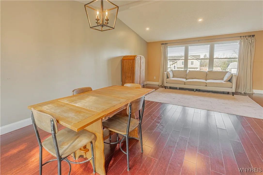 6632 Royal Parkway North, Lockport Town, New York, Lockport Town, New York 14094, 3 Bedrooms Bedrooms, 7 Rooms Rooms,2 BathroomsBathrooms,Residential,For Sale,6632 Royal Parkway North, Lockport Town, New York ,0,B1647707