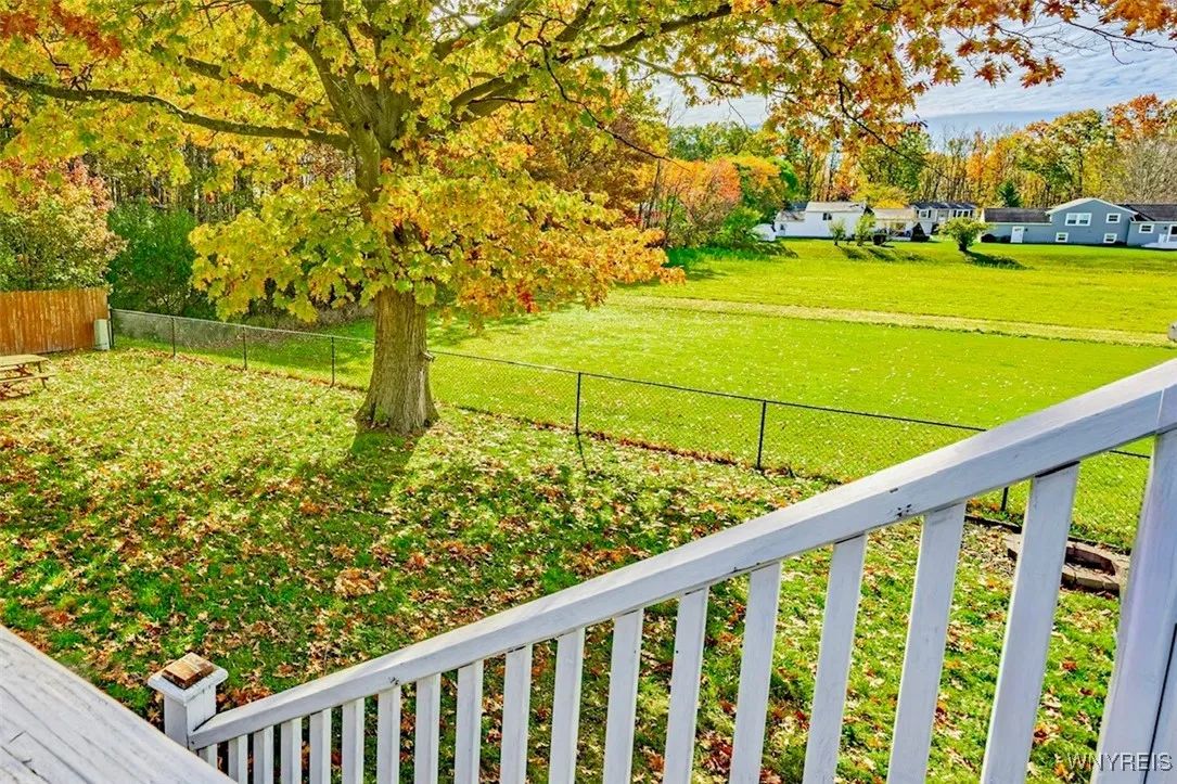 6632 Royal Parkway North, Lockport Town, New York, Lockport Town, New York 14094, 3 Bedrooms Bedrooms, 7 Rooms Rooms,2 BathroomsBathrooms,Residential,For Sale,6632 Royal Parkway North, Lockport Town, New York ,0,B1647707