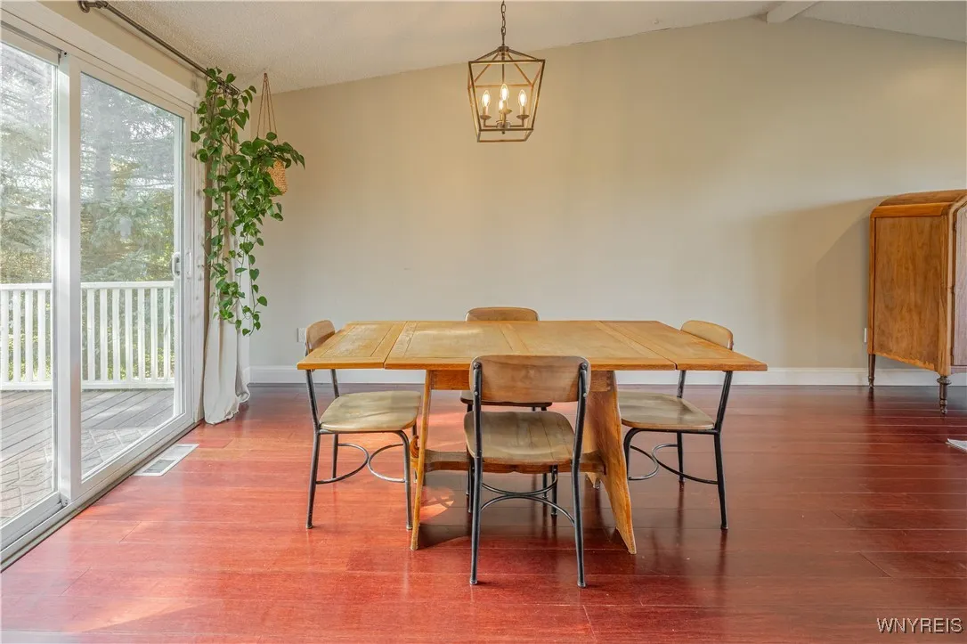 6632 Royal Parkway North, Lockport Town, New York, Lockport Town, New York 14094, 3 Bedrooms Bedrooms, 7 Rooms Rooms,2 BathroomsBathrooms,Residential,For Sale,6632 Royal Parkway North, Lockport Town, New York ,0,B1647707