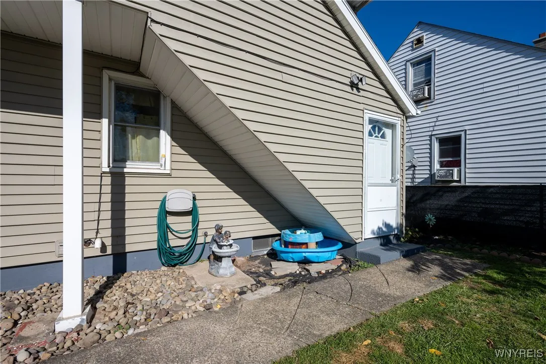 215 Harvard Avenue, Cheektowaga, New York 14043, Cheektowaga, New York 14043, 3 Bedrooms Bedrooms, 6 Rooms Rooms,2 BathroomsBathrooms,Residential,For Sale,215 Harvard Avenue, Cheektowaga, New York 14043,0,B1647657