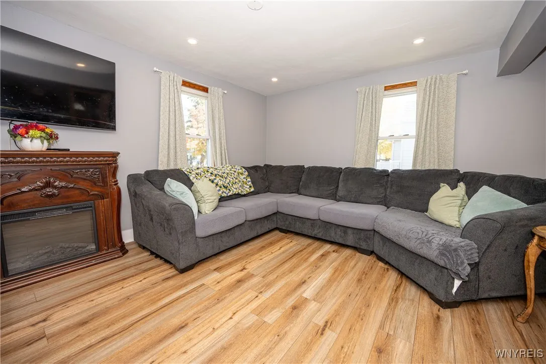 215 Harvard Avenue, Cheektowaga, New York 14043, Cheektowaga, New York 14043, 3 Bedrooms Bedrooms, 6 Rooms Rooms,2 BathroomsBathrooms,Residential,For Sale,215 Harvard Avenue, Cheektowaga, New York 14043,0,B1647657