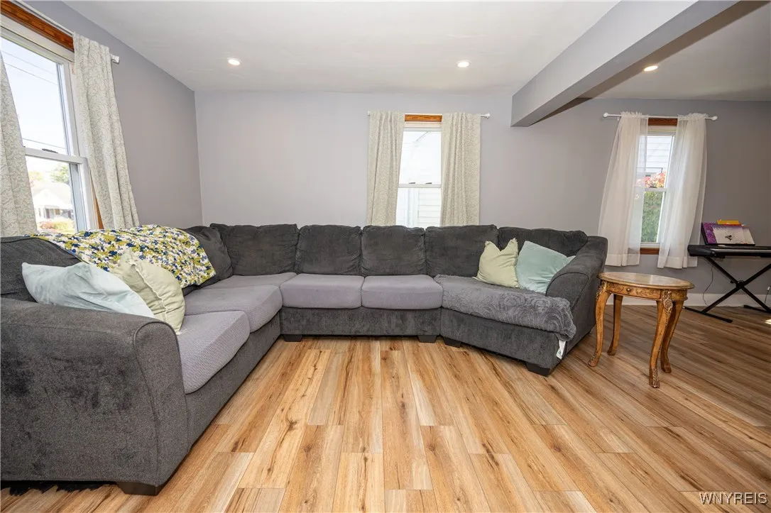 215 Harvard Avenue, Cheektowaga, New York 14043, Cheektowaga, New York 14043, 3 Bedrooms Bedrooms, 6 Rooms Rooms,2 BathroomsBathrooms,Residential,For Sale,215 Harvard Avenue, Cheektowaga, New York 14043,0,B1647657