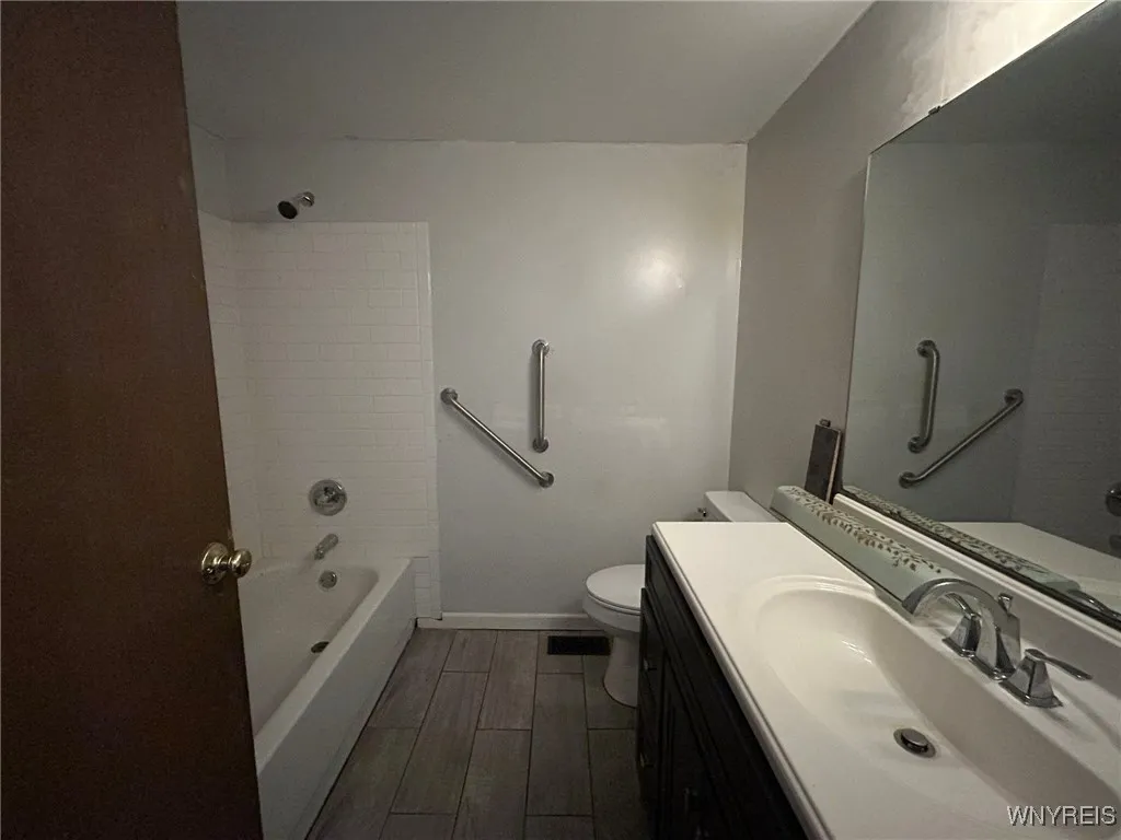 4889 Springway Lane, Hamburg, New York 14075, Hamburg, New York 14075, 4 Bedrooms Bedrooms, 7 Rooms Rooms,2 BathroomsBathrooms,Residential,For Sale,4889 Springway Lane, Hamburg, New York 14075,0,B1648115