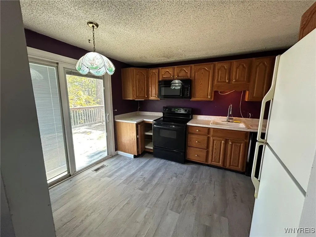 4889 Springway Lane, Hamburg, New York 14075, Hamburg, New York 14075, 4 Bedrooms Bedrooms, 7 Rooms Rooms,2 BathroomsBathrooms,Residential,For Sale,4889 Springway Lane, Hamburg, New York 14075,0,B1648115