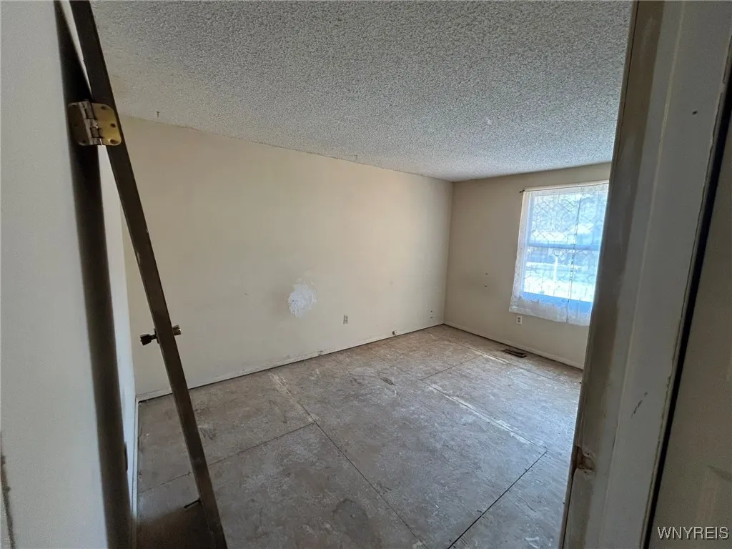 4889 Springway Lane, Hamburg, New York 14075, Hamburg, New York 14075, 4 Bedrooms Bedrooms, 7 Rooms Rooms,2 BathroomsBathrooms,Residential,For Sale,4889 Springway Lane, Hamburg, New York 14075,0,B1648115