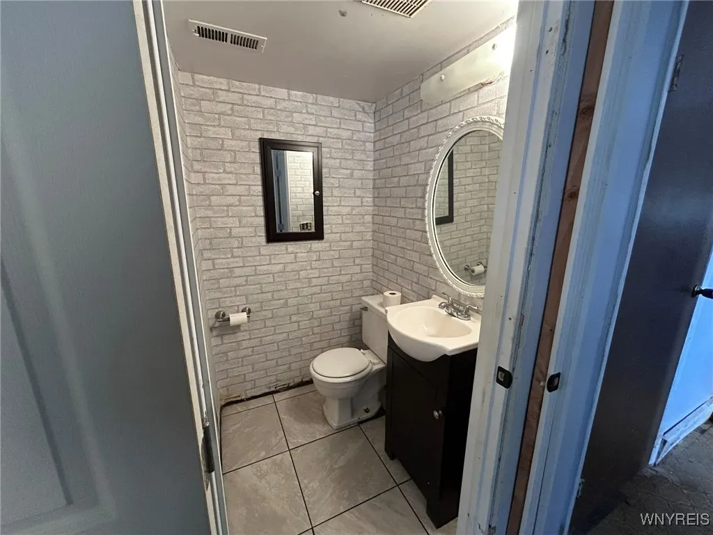 4889 Springway Lane, Hamburg, New York 14075, Hamburg, New York 14075, 4 Bedrooms Bedrooms, 7 Rooms Rooms,2 BathroomsBathrooms,Residential,For Sale,4889 Springway Lane, Hamburg, New York 14075,0,B1648115