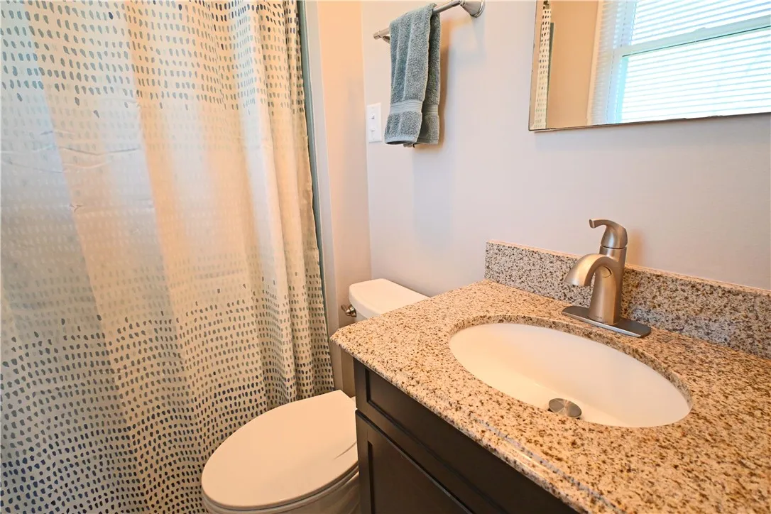 Owner suite full bath