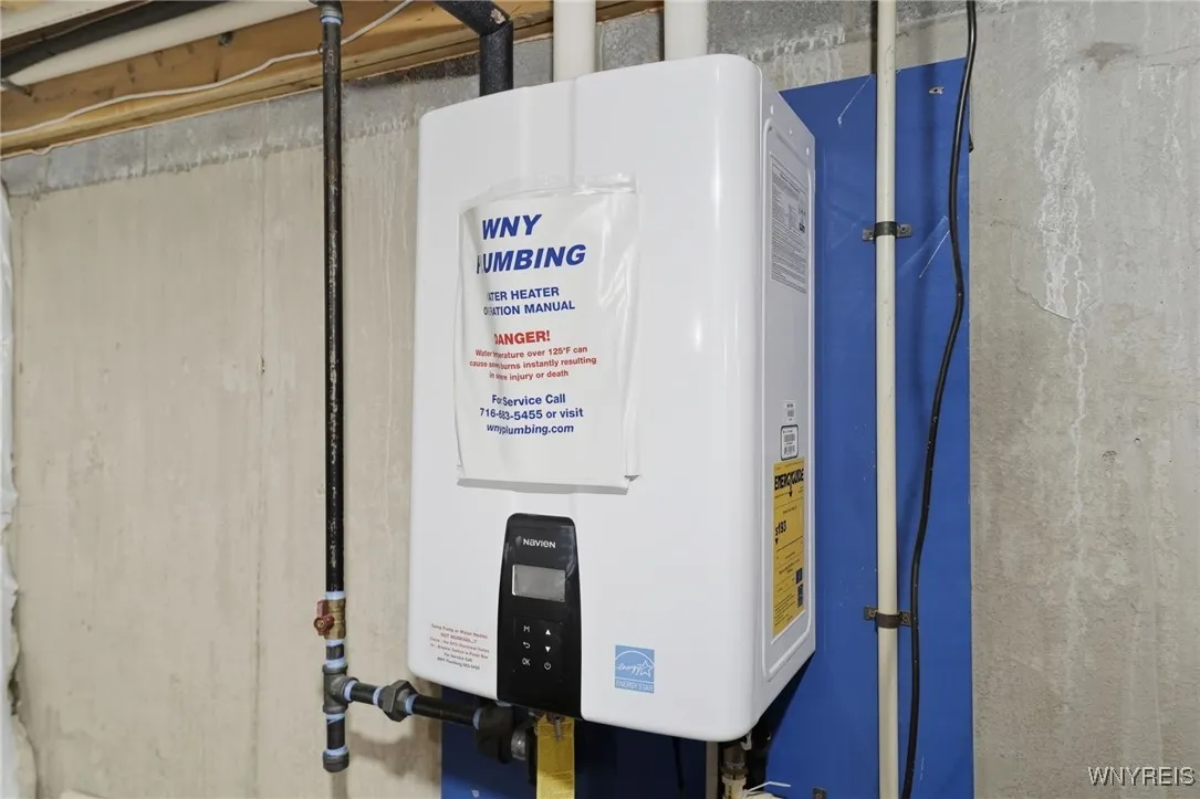 602 Carriage Lane, West Seneca, New York 14224, West Seneca, New York 14224, 2 Bedrooms Bedrooms, 9 Rooms Rooms,2 BathroomsBathrooms,Residential,For Sale,602 Carriage Lane, West Seneca, New York 14224,0,B1648352