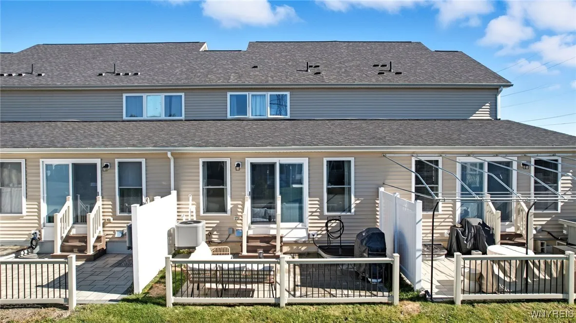 602 Carriage Lane, West Seneca, New York 14224, West Seneca, New York 14224, 2 Bedrooms Bedrooms, 9 Rooms Rooms,2 BathroomsBathrooms,Residential,For Sale,602 Carriage Lane, West Seneca, New York 14224,0,B1648352