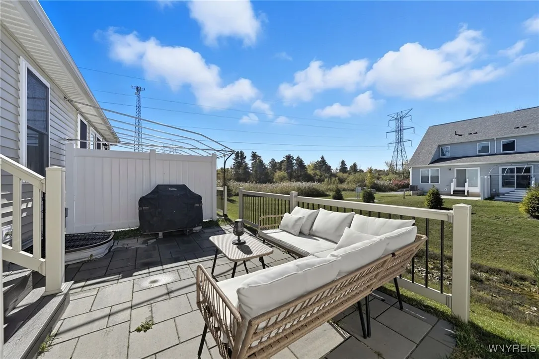 602 Carriage Lane, West Seneca, New York 14224, West Seneca, New York 14224, 2 Bedrooms Bedrooms, 9 Rooms Rooms,2 BathroomsBathrooms,Residential,For Sale,602 Carriage Lane, West Seneca, New York 14224,0,B1648352