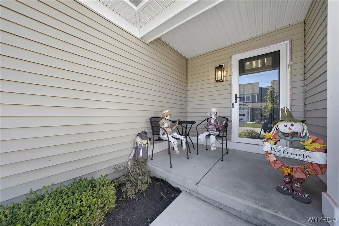 602 Carriage Lane, West Seneca, New York 14224, West Seneca, New York 14224, 2 Bedrooms Bedrooms, 9 Rooms Rooms,2 BathroomsBathrooms,Residential,For Sale,602 Carriage Lane, West Seneca, New York 14224,0,B1648352