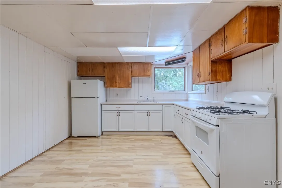 132 William Street, Watertown City, New York 13601, Watertown City, New York 13601, 5 Bedrooms Bedrooms, ,3 BathroomsBathrooms,Residential,For Sale,132 William Street, Watertown City, New York 13601,0,S1645195