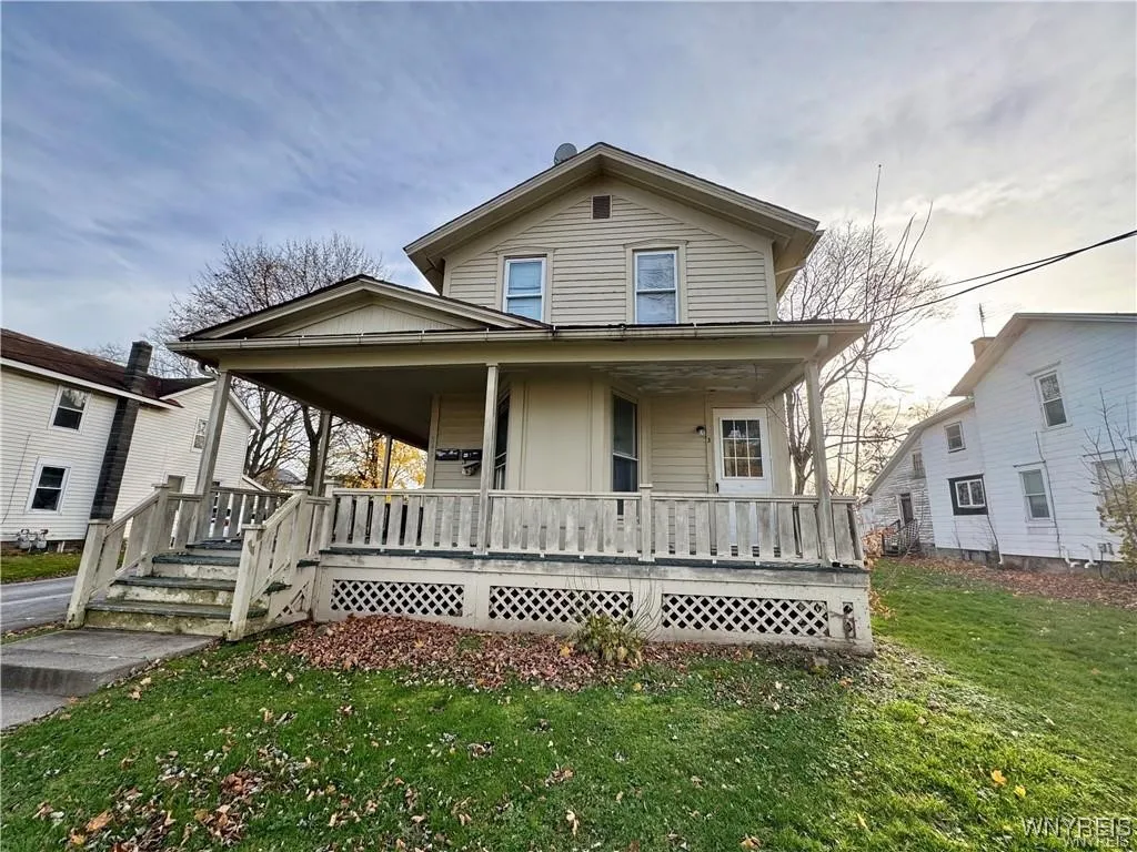 341 South Upper Front Avenue 3, Shelby, New York 1, Shelby, New York 14103, 1 Bedroom Bedrooms, 3 Rooms Rooms,1 BathroomBathrooms,Residential Lease,For Rent,341 South Upper Front Avenue 3, Shelby, New York 1,0,B1647873