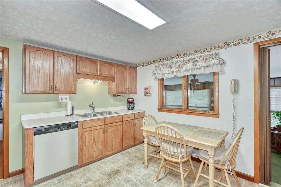 45 Meadowbrook Drive, Albion, New York 14411, Albion, New York 14411, 3 Bedrooms Bedrooms, 7 Rooms Rooms,1 BathroomBathrooms,Residential,For Sale,45 Meadowbrook Drive, Albion, New York 14411,0,R1646320