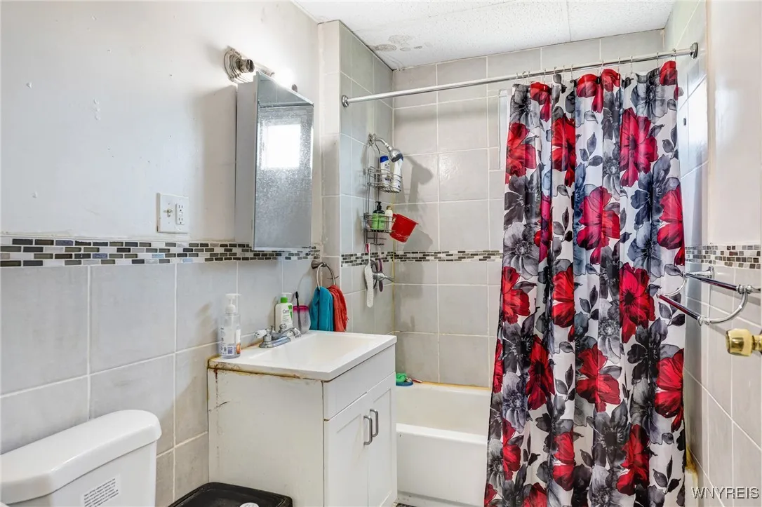 86 Shepard Street, Buffalo, New York 14212, Buffalo, New York 14212, 5 Bedrooms Bedrooms, ,2 BathroomsBathrooms,Residential,For Sale,86 Shepard Street, Buffalo, New York 14212,0,B1648431