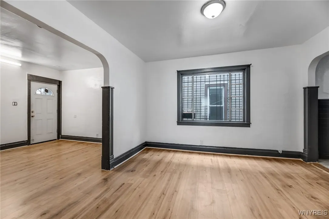 86 Shepard Street, Buffalo, New York 14212, Buffalo, New York 14212, 5 Bedrooms Bedrooms, ,2 BathroomsBathrooms,Residential,For Sale,86 Shepard Street, Buffalo, New York 14212,0,B1648431