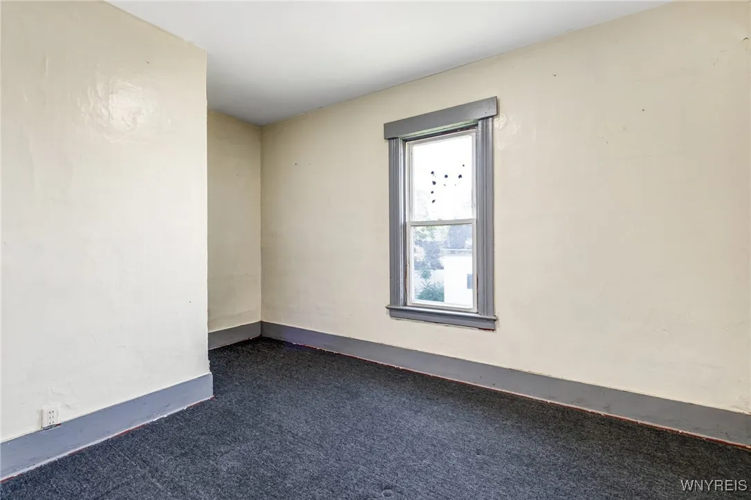 86 Shepard Street, Buffalo, New York 14212, Buffalo, New York 14212, 5 Bedrooms Bedrooms, ,2 BathroomsBathrooms,Residential,For Sale,86 Shepard Street, Buffalo, New York 14212,0,B1648431