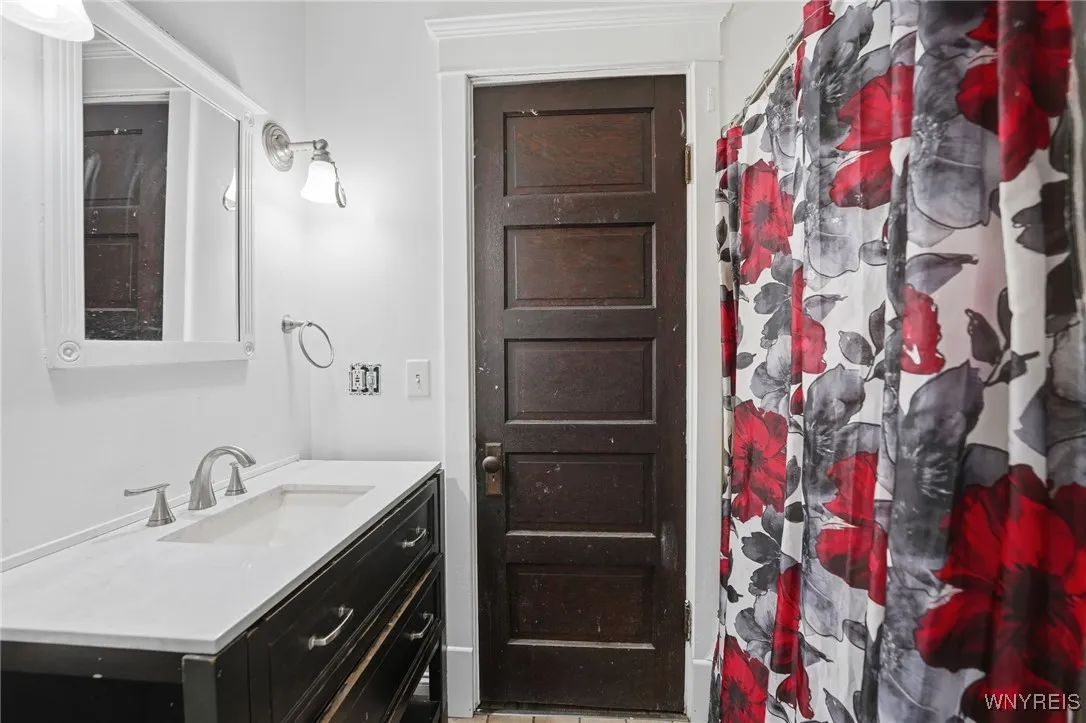 123 Palmer Avenue, Tonawanda, New York 14217, Tonawanda, New York 14217, 4 Bedrooms Bedrooms, 9 Rooms Rooms,1 BathroomBathrooms,Residential,For Sale,123 Palmer Avenue, Tonawanda, New York 14217,0,B1647408