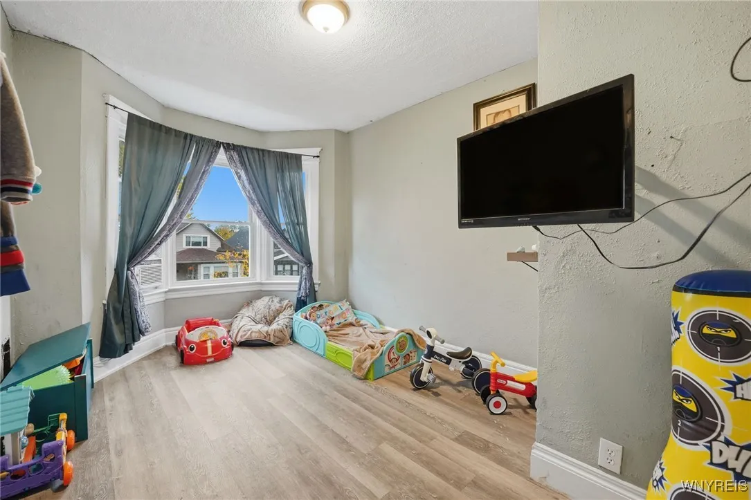 123 Palmer Avenue, Tonawanda, New York 14217, Tonawanda, New York 14217, 4 Bedrooms Bedrooms, 9 Rooms Rooms,1 BathroomBathrooms,Residential,For Sale,123 Palmer Avenue, Tonawanda, New York 14217,0,B1647408