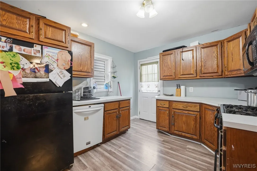 123 Palmer Avenue, Tonawanda, New York 14217, Tonawanda, New York 14217, 4 Bedrooms Bedrooms, 9 Rooms Rooms,1 BathroomBathrooms,Residential,For Sale,123 Palmer Avenue, Tonawanda, New York 14217,0,B1647408